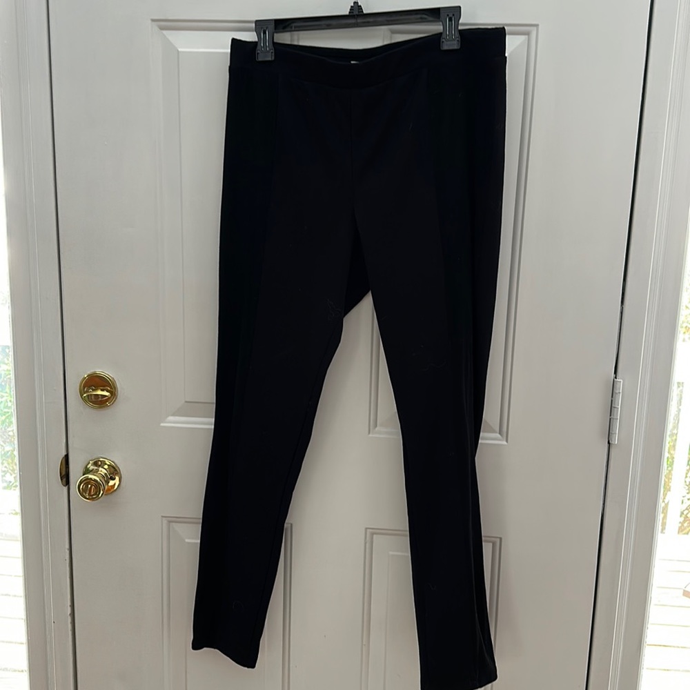Black leggings